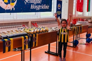 Bulgaristan Fenerbahçeliler Derneği olarak, geleneksel 23 Nisan Ulusal Egemenlik ve Çocuk Bayramı Şenliğimizi Sofya’daki Stoyan Zaimov İlkokulu’nda büyük bir coşkuyla gerçekleştirdik!