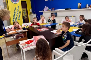 Bulgaristan Fenerbahçeliler Derneği Türkçe Kulübü İlk Dersini Büyük Bir İlgiyle Gerçekleştirdi