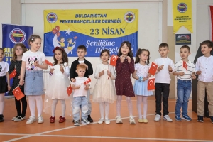 Bulgaristan Fenerbahçeliler Derneği Sofya’da 23 Nisan Coşkusunu Yaşattı