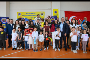 Bulgaristan Fenerbahçeliler Derneği Sofya’da 23 Nisan Coşkusunu Yaşattı