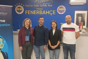 Anadolu Üniversitesi Temsilcileri Bulgaristan Fenerbahçeliler Derneğini Ziyaret Etti