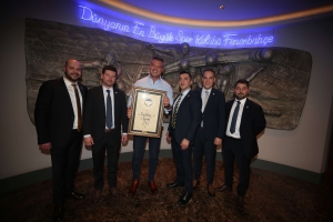 BULGARİSTAN FENERBAHÇELİLER DERNEĞİ’NDEN FENERBAHÇE SPOR KULÜBÜ’NE ZİYARET